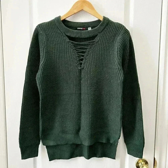 Devoted Sweater Lace Tie Front Keyhole Neckline High Low Hem Green Size Small - Picture 3 of 16